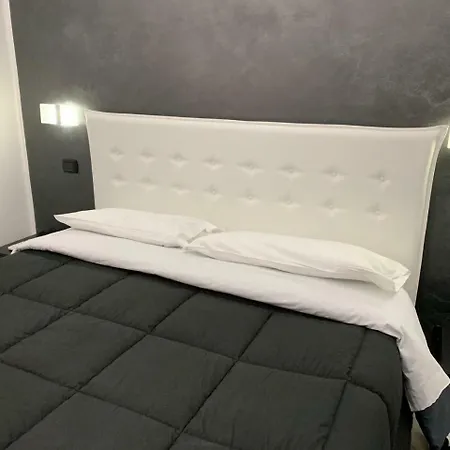 Italy ゲストハウス 3*