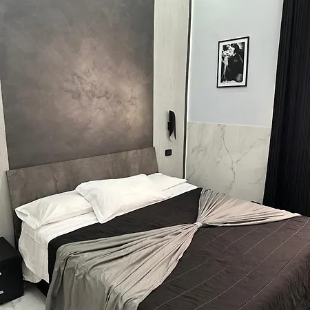 Italy 2* Rome